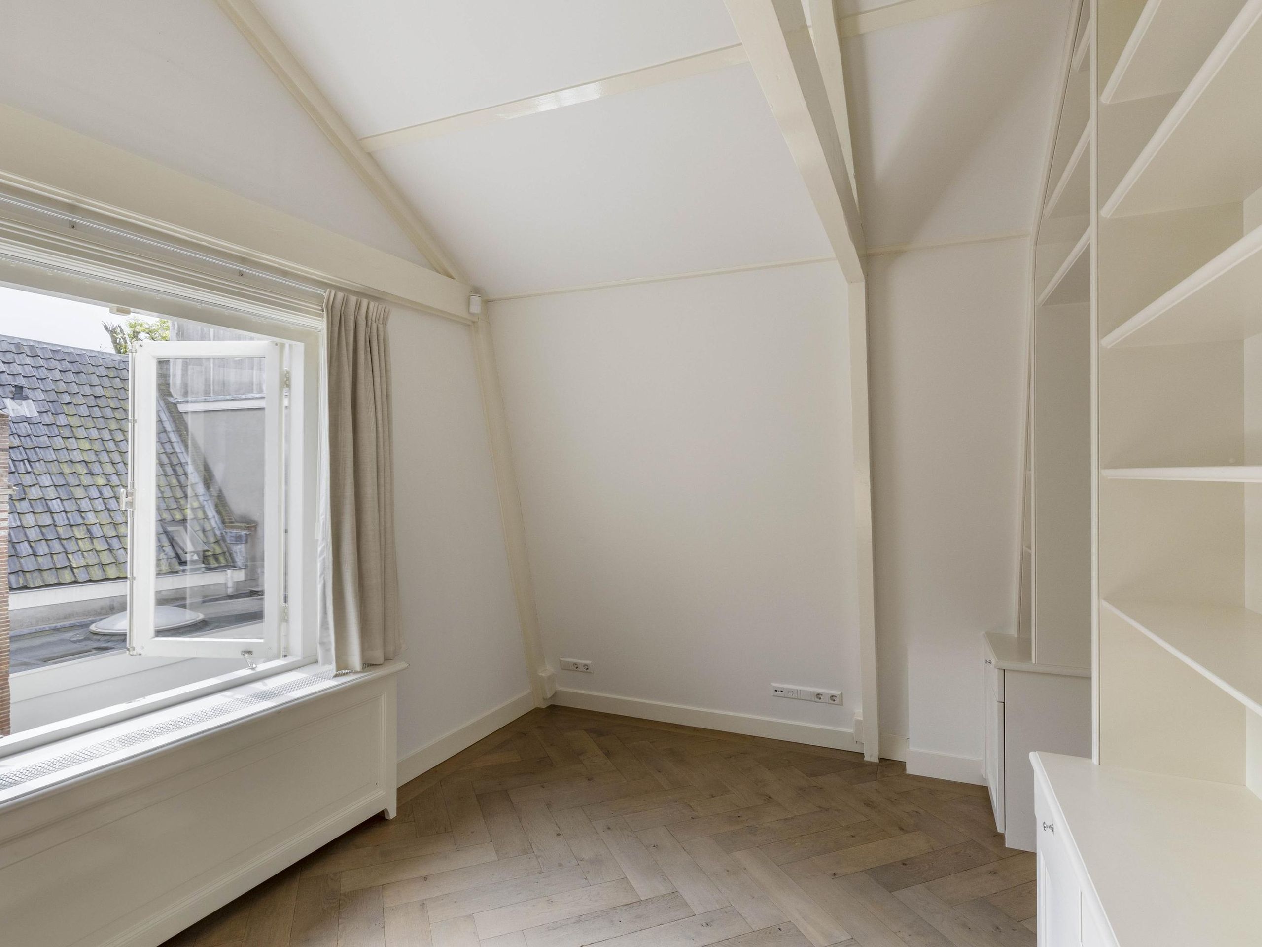 Keizersgracht 145-3 — 12