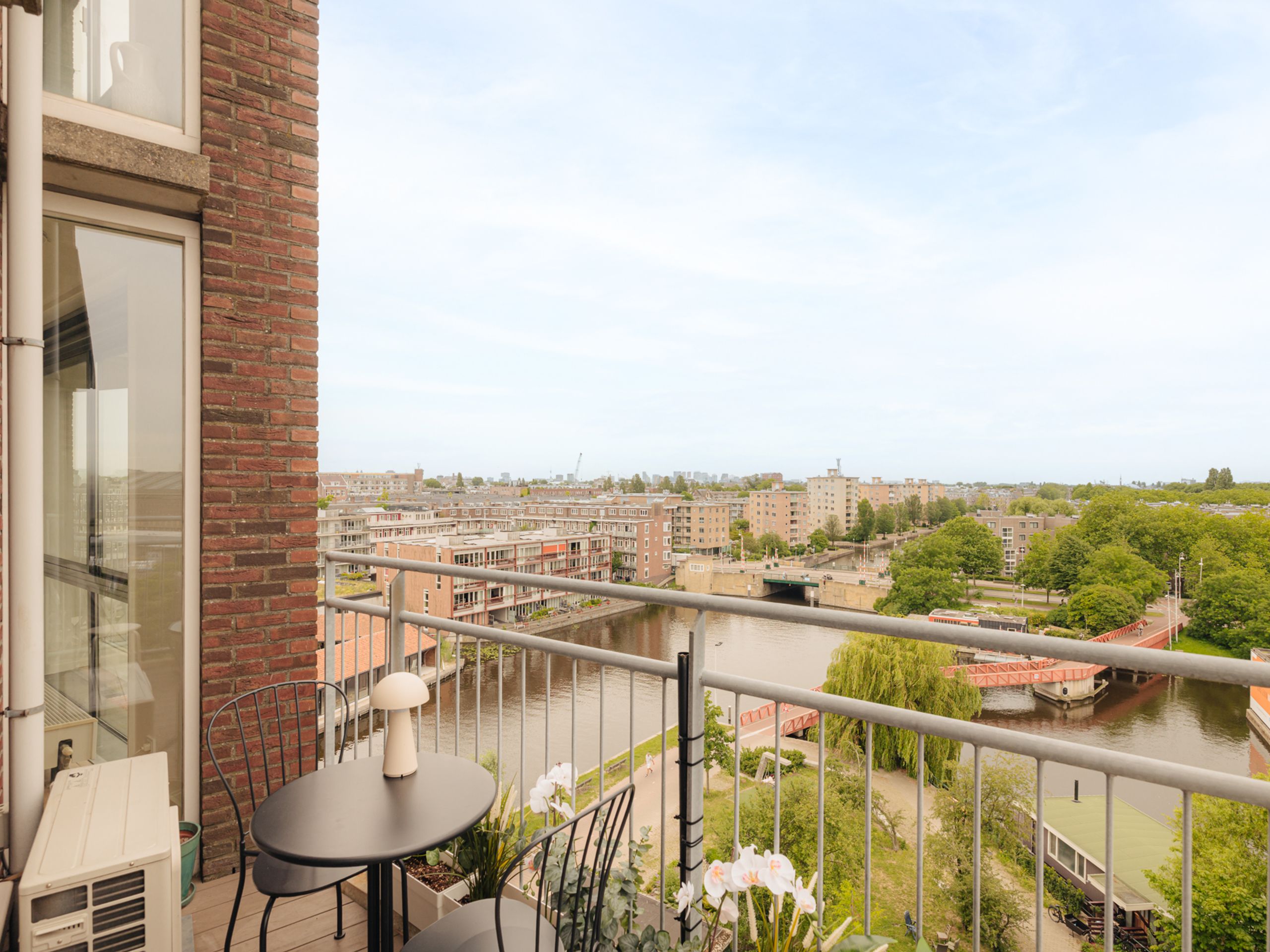 Visseringstraat 107 — 28