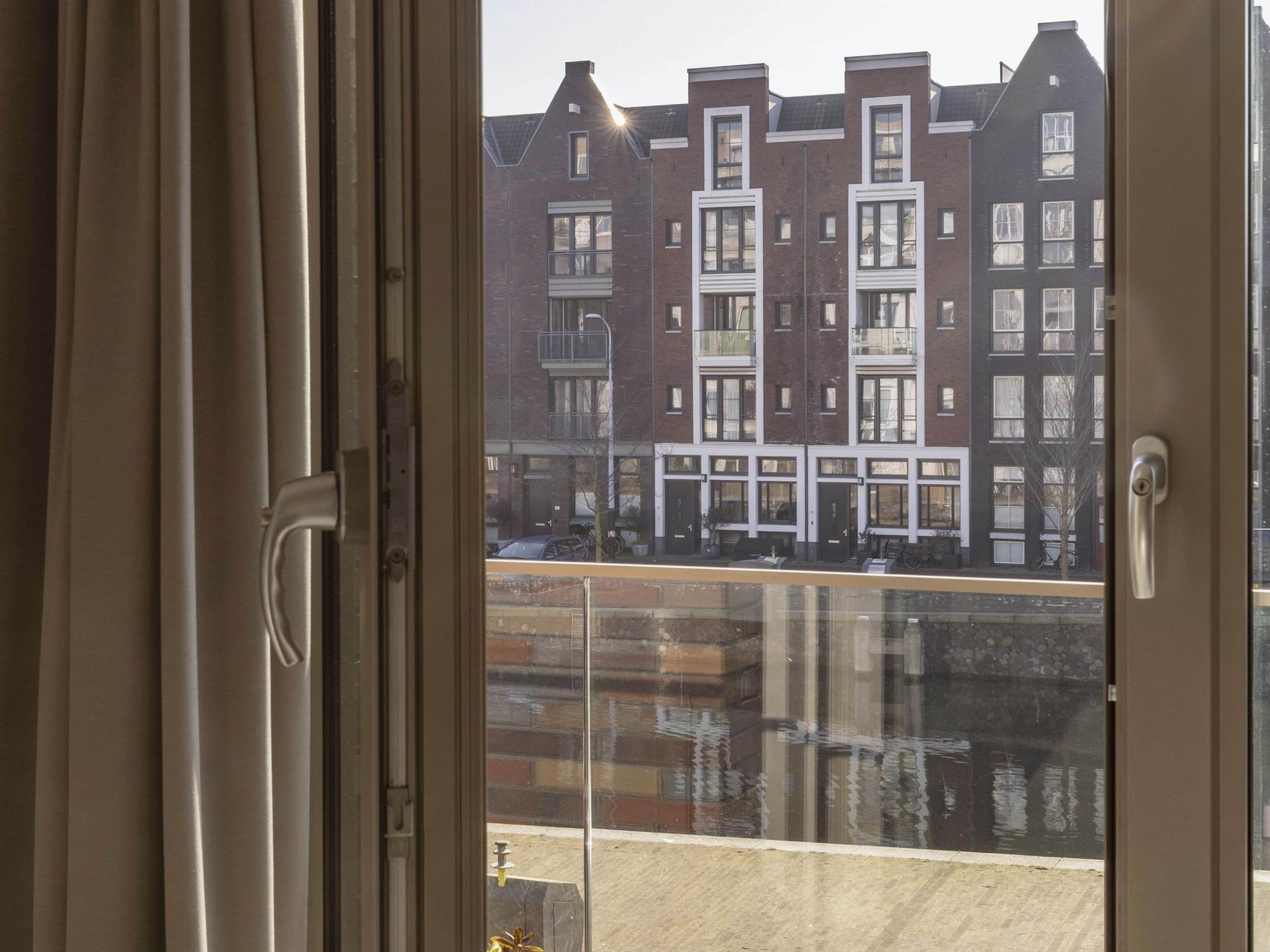 Houthavenkade 9 — 10