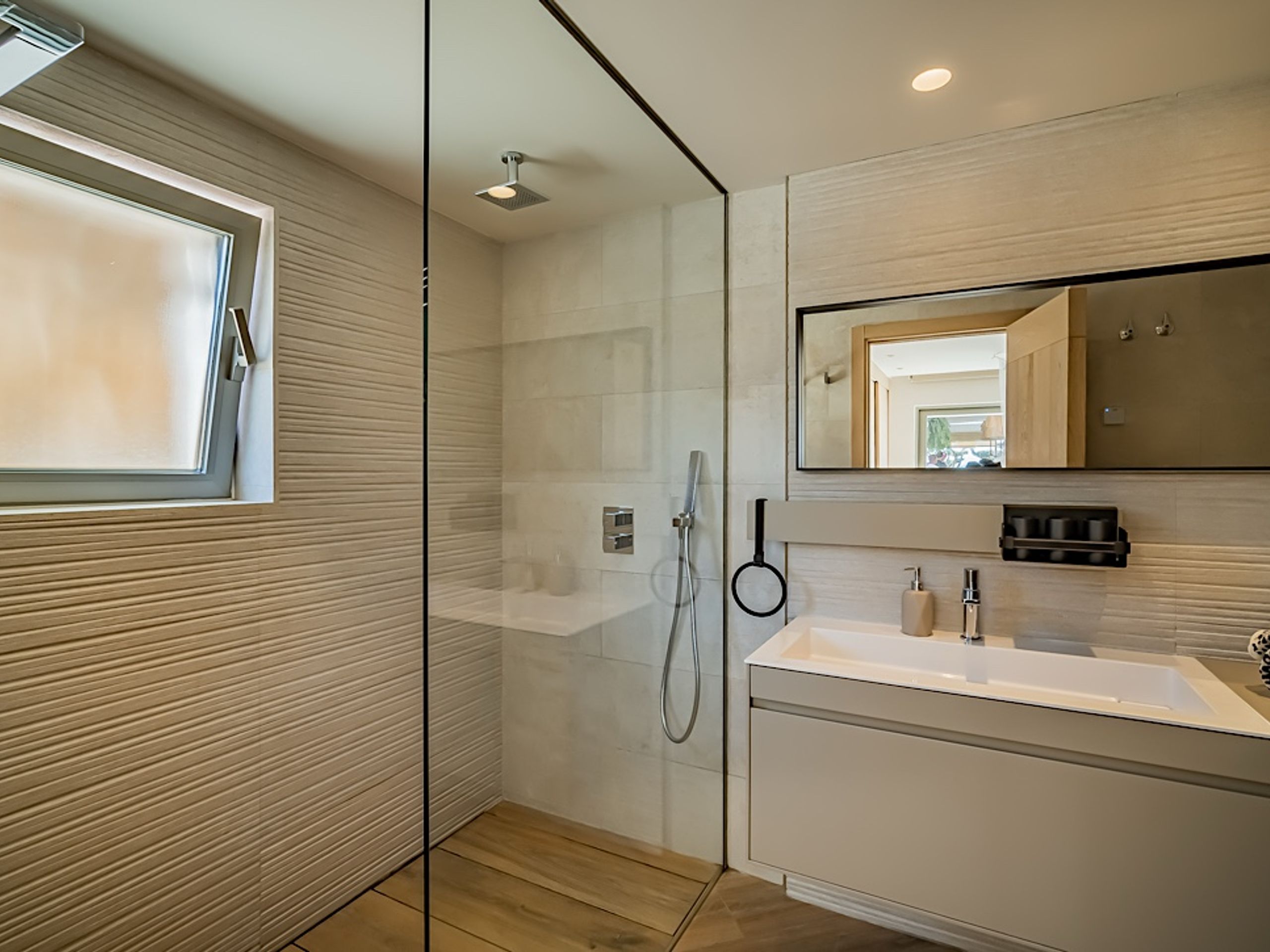 The Jungle Exclusive  — 10