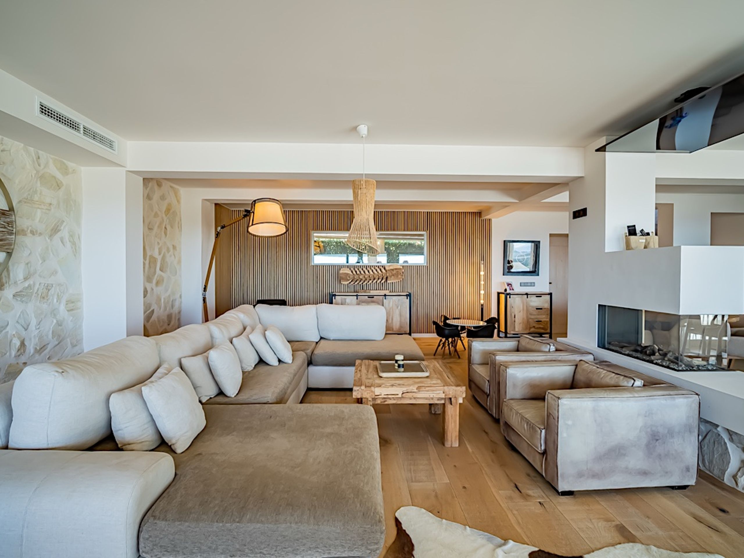 The Jungle Exclusive  — 12