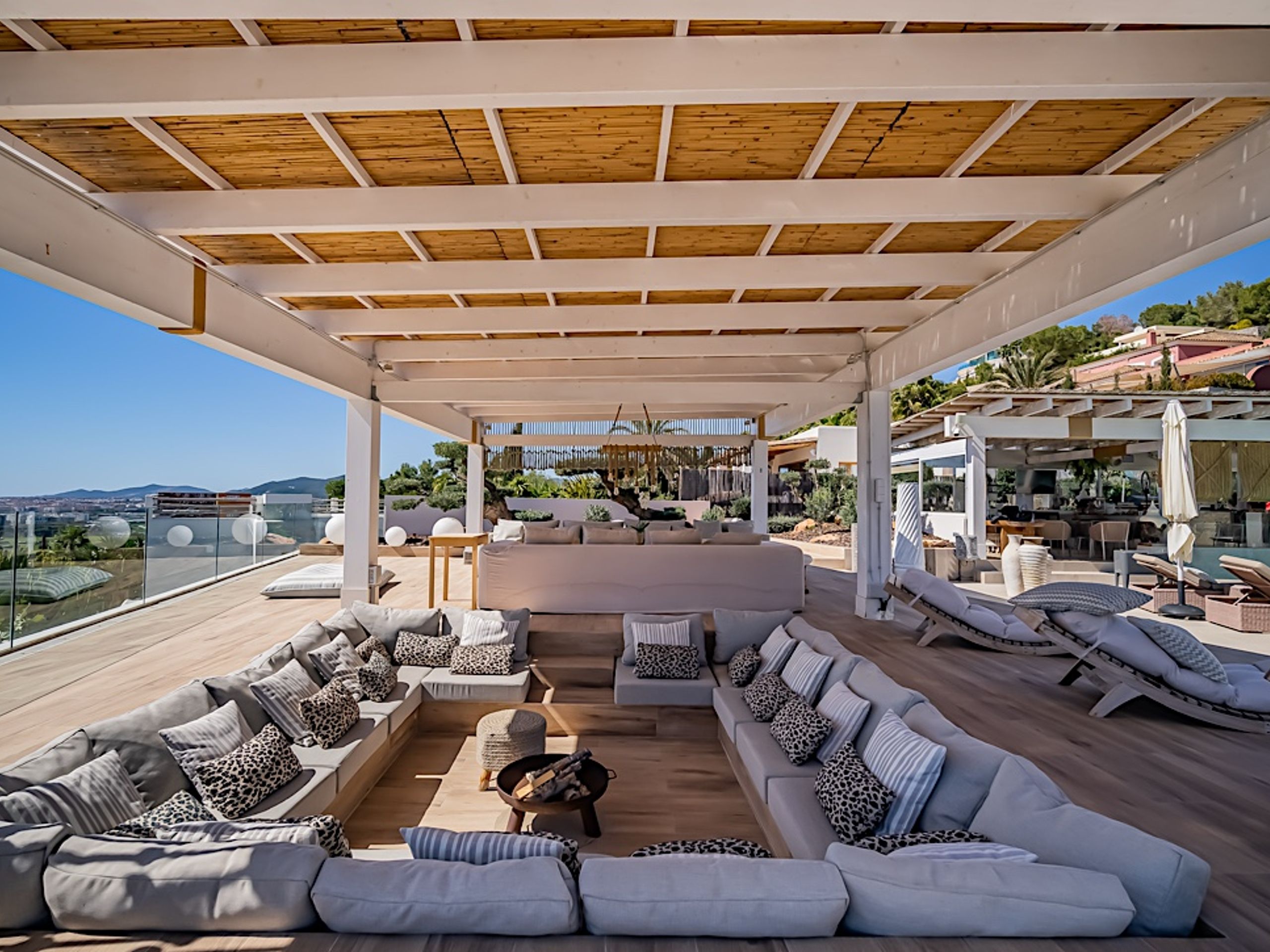 The Jungle Exclusive  — 8