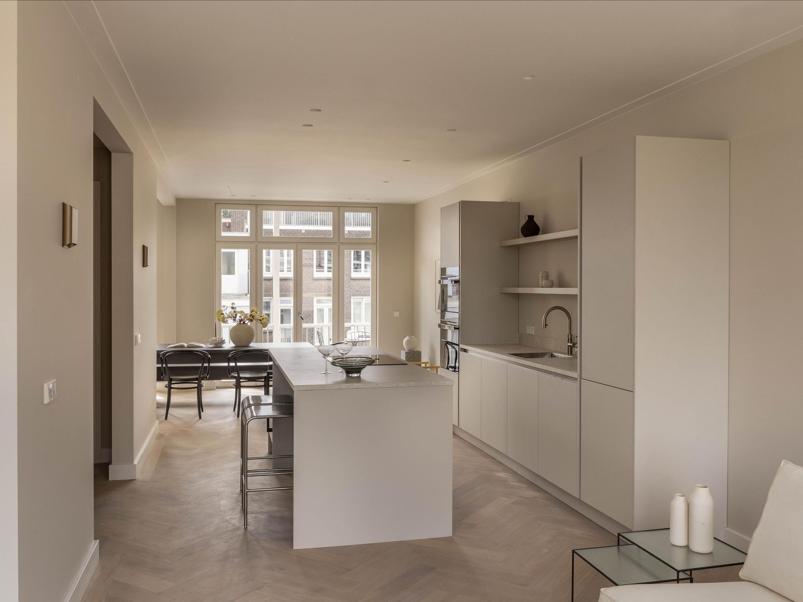 Eerste Helmersstraat 31-3 — 12