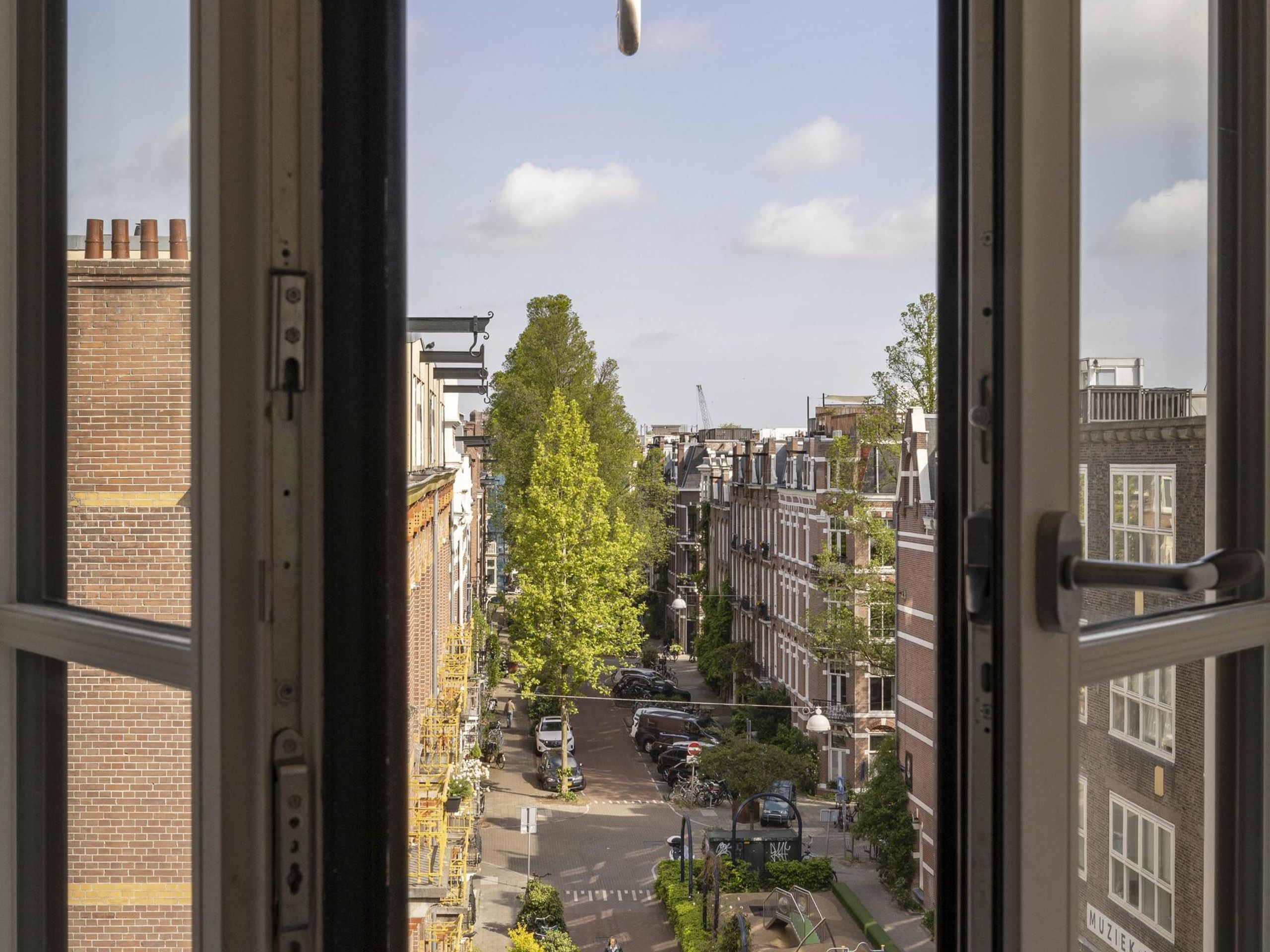 Eerste Helmersstraat 31-3 — 26