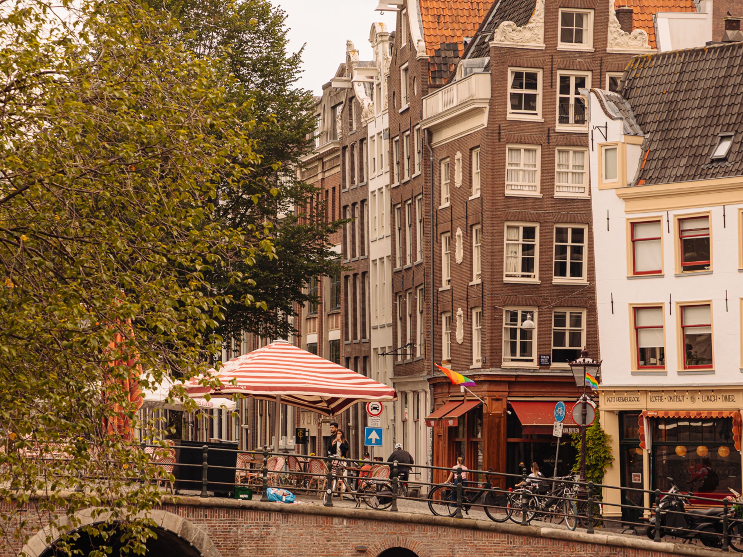 Singel 200-B — 10
