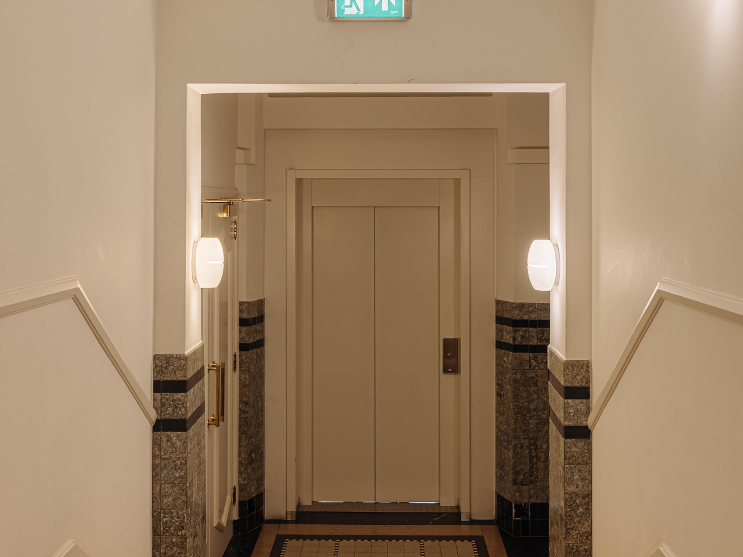 Singel 200-B — 32