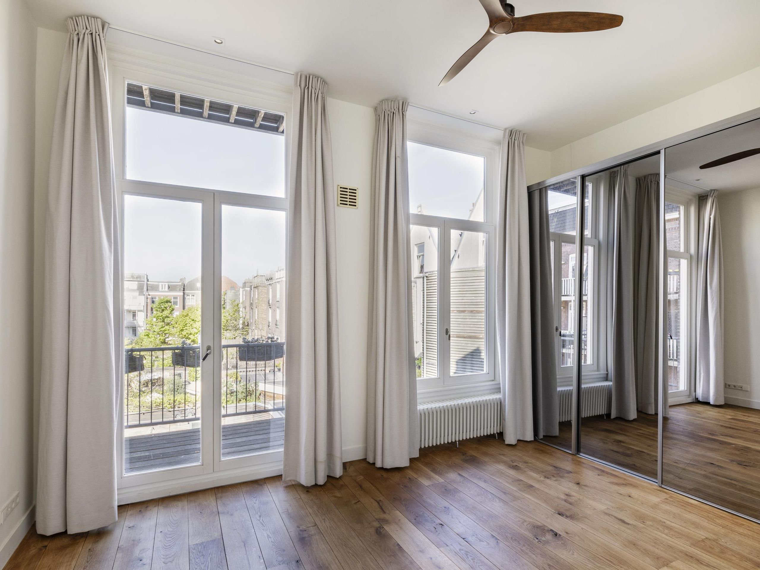 Ferdinand Bolstraat 16-B — 18