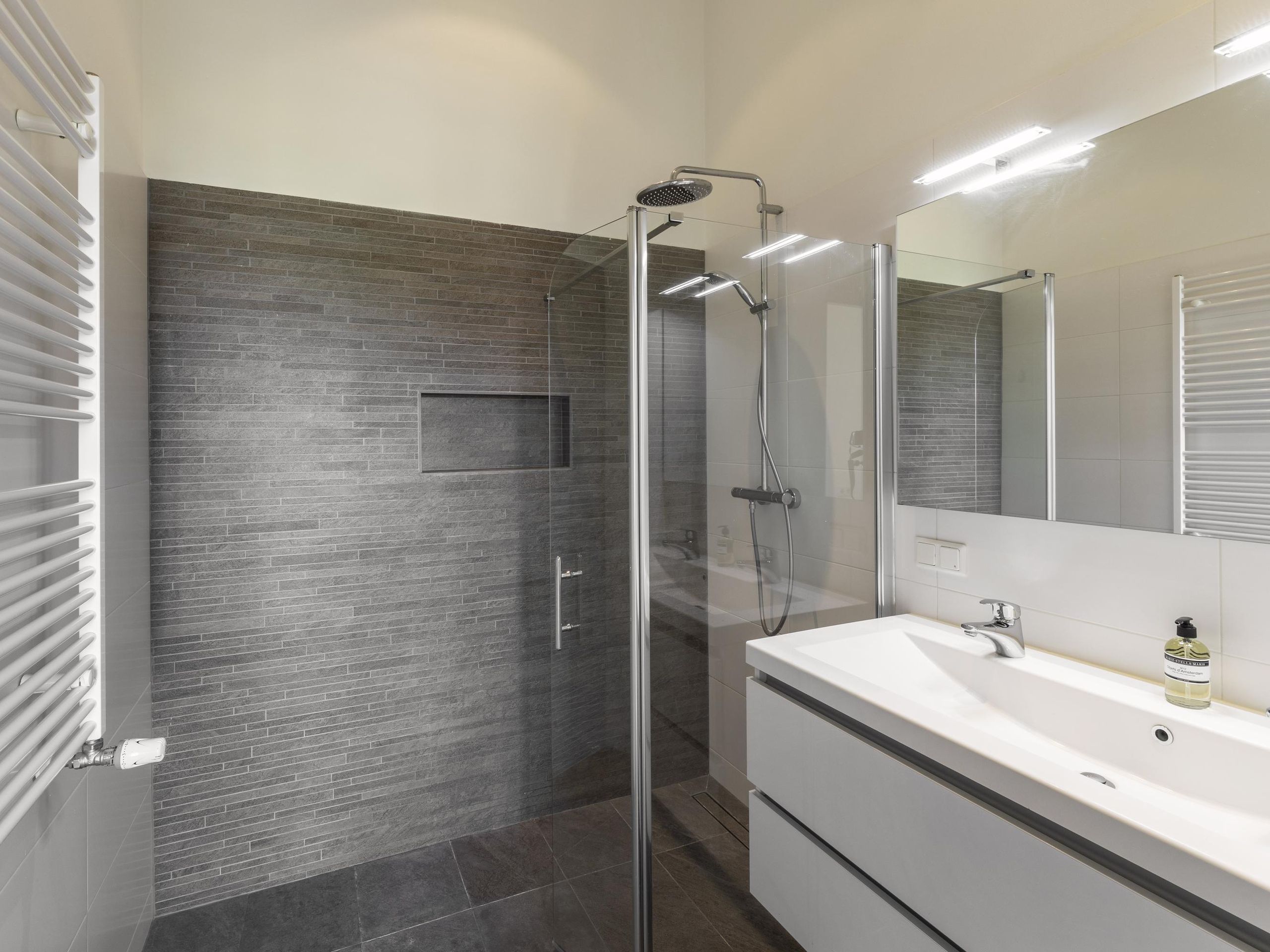 Ferdinand Bolstraat 16-B — 23