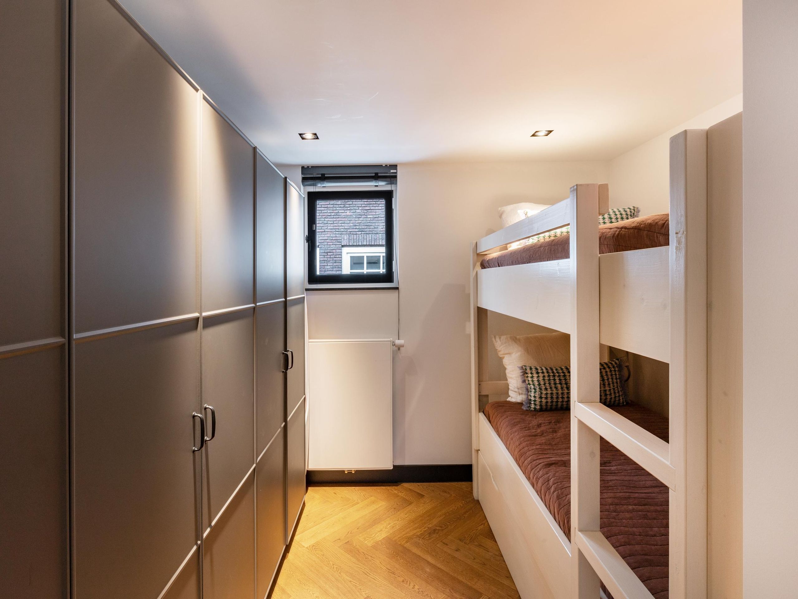 Nieuwe Jonkerstraat 24 — 18
