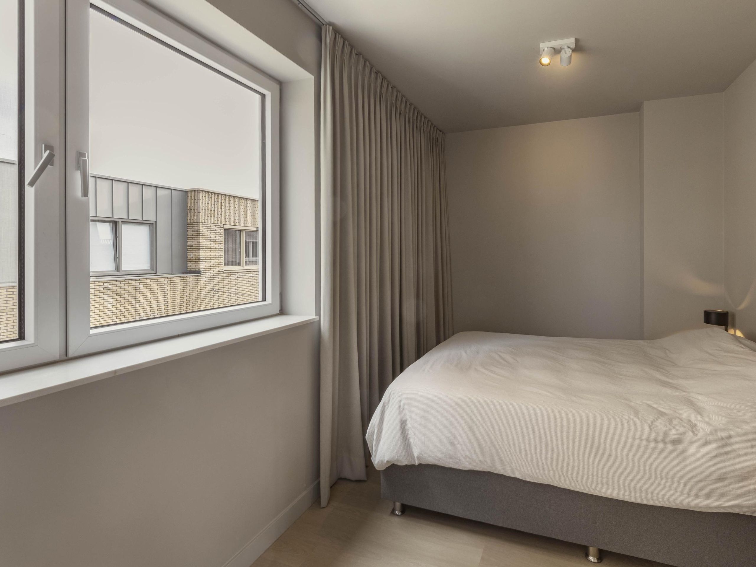 Kruldistelstraat 27 — 29