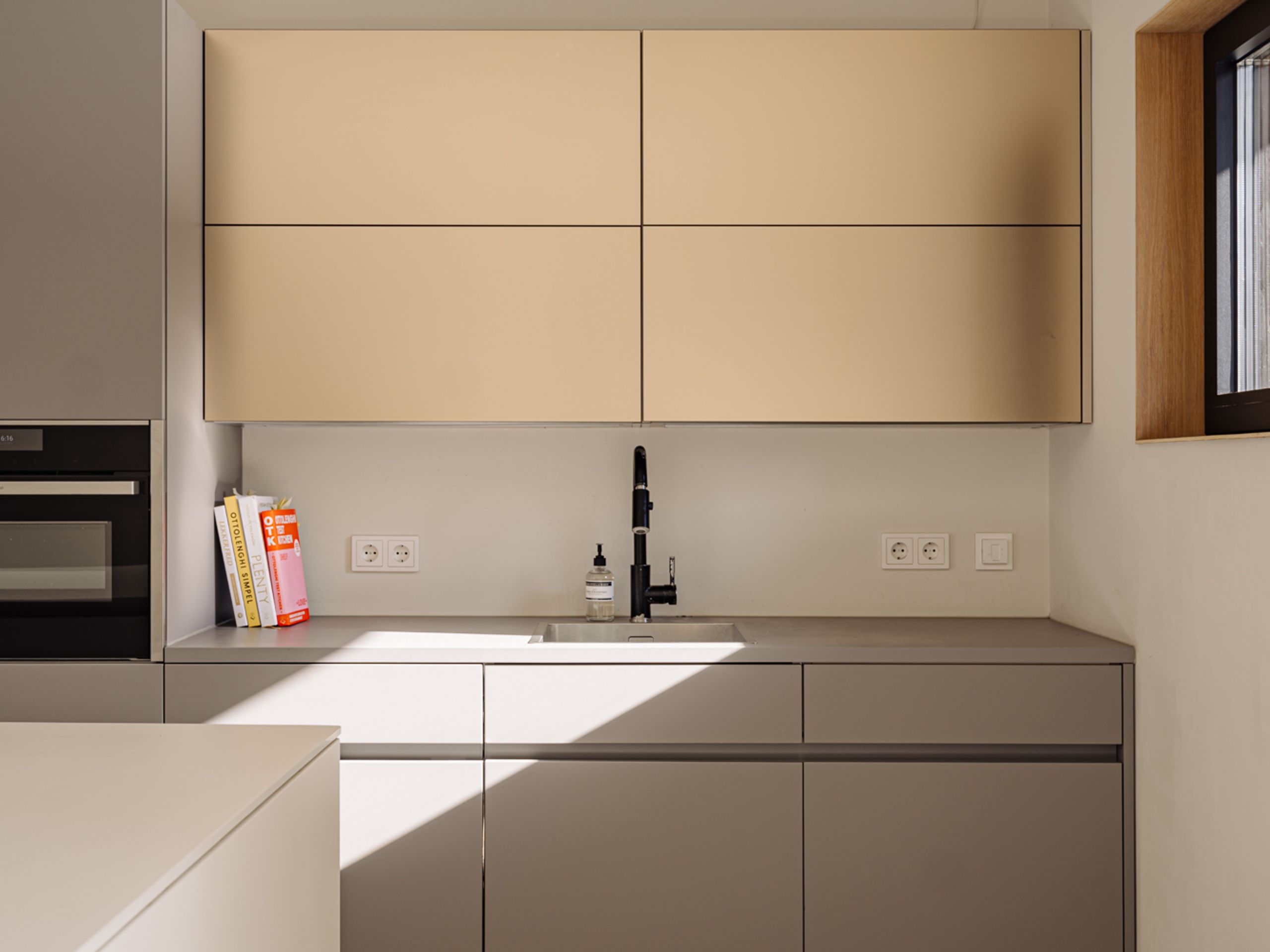 Leen Jongewaardkade 3 — 9