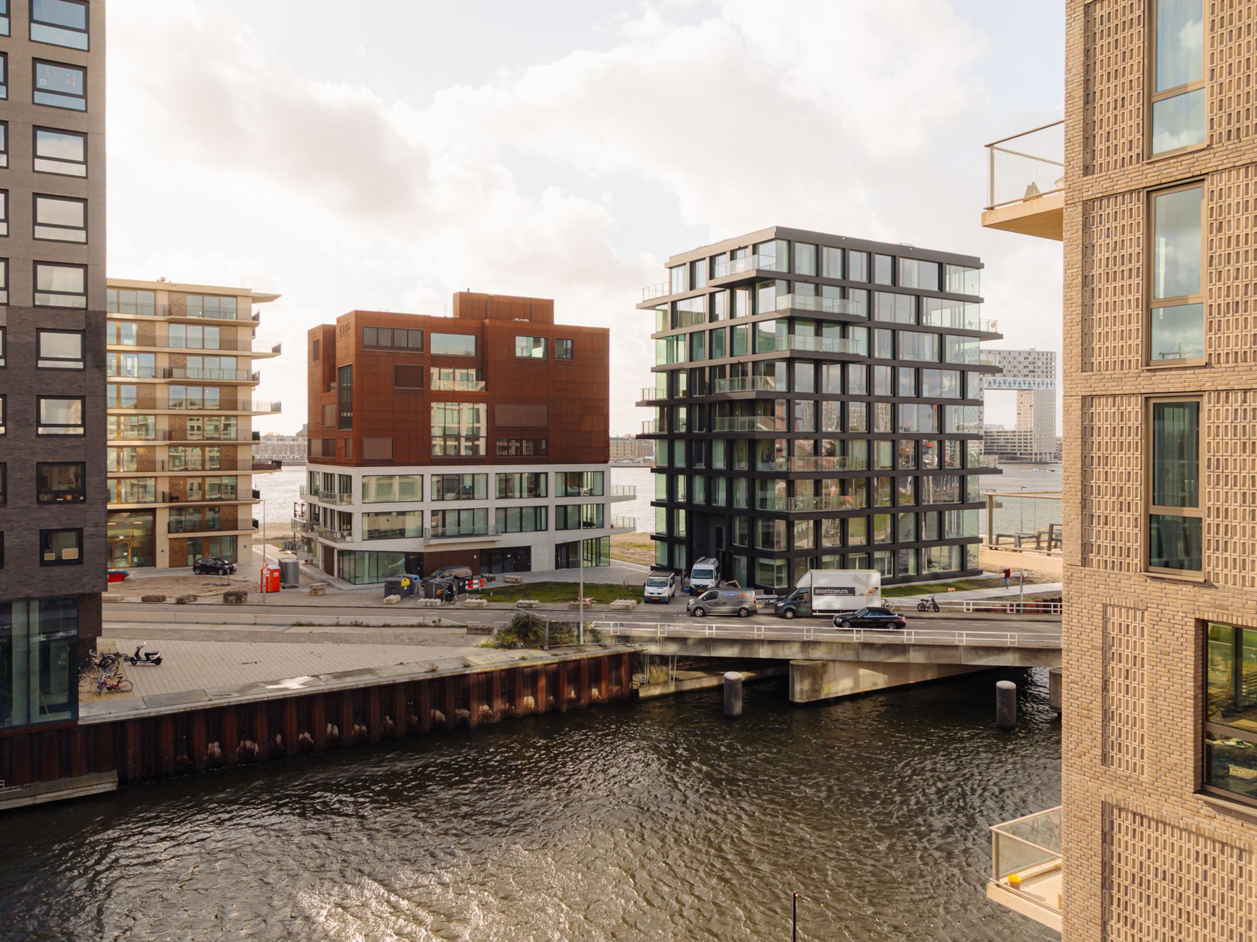 Leen Jongewaardkade 3 — 14