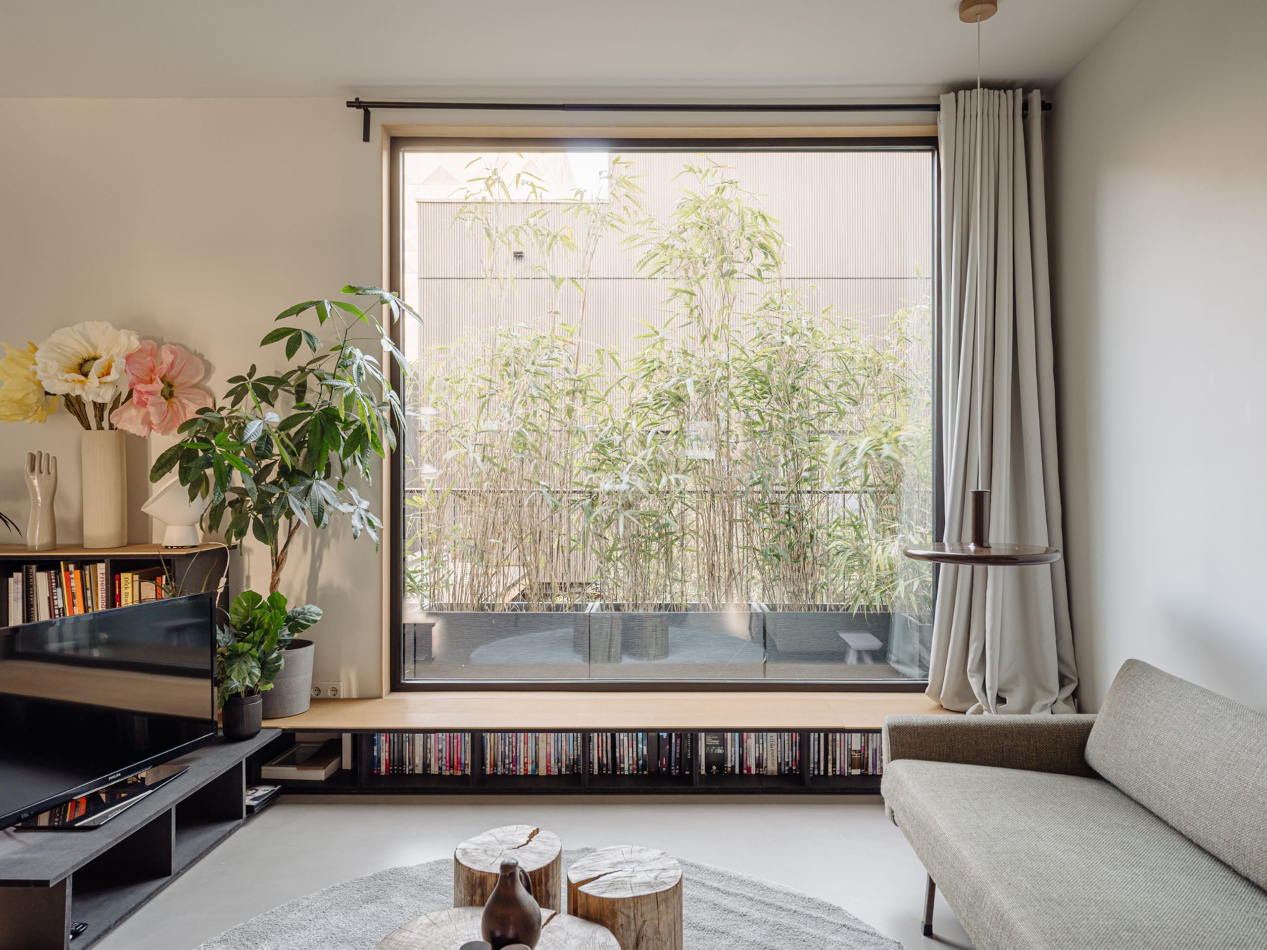 Leen Jongewaardkade 3 — 21