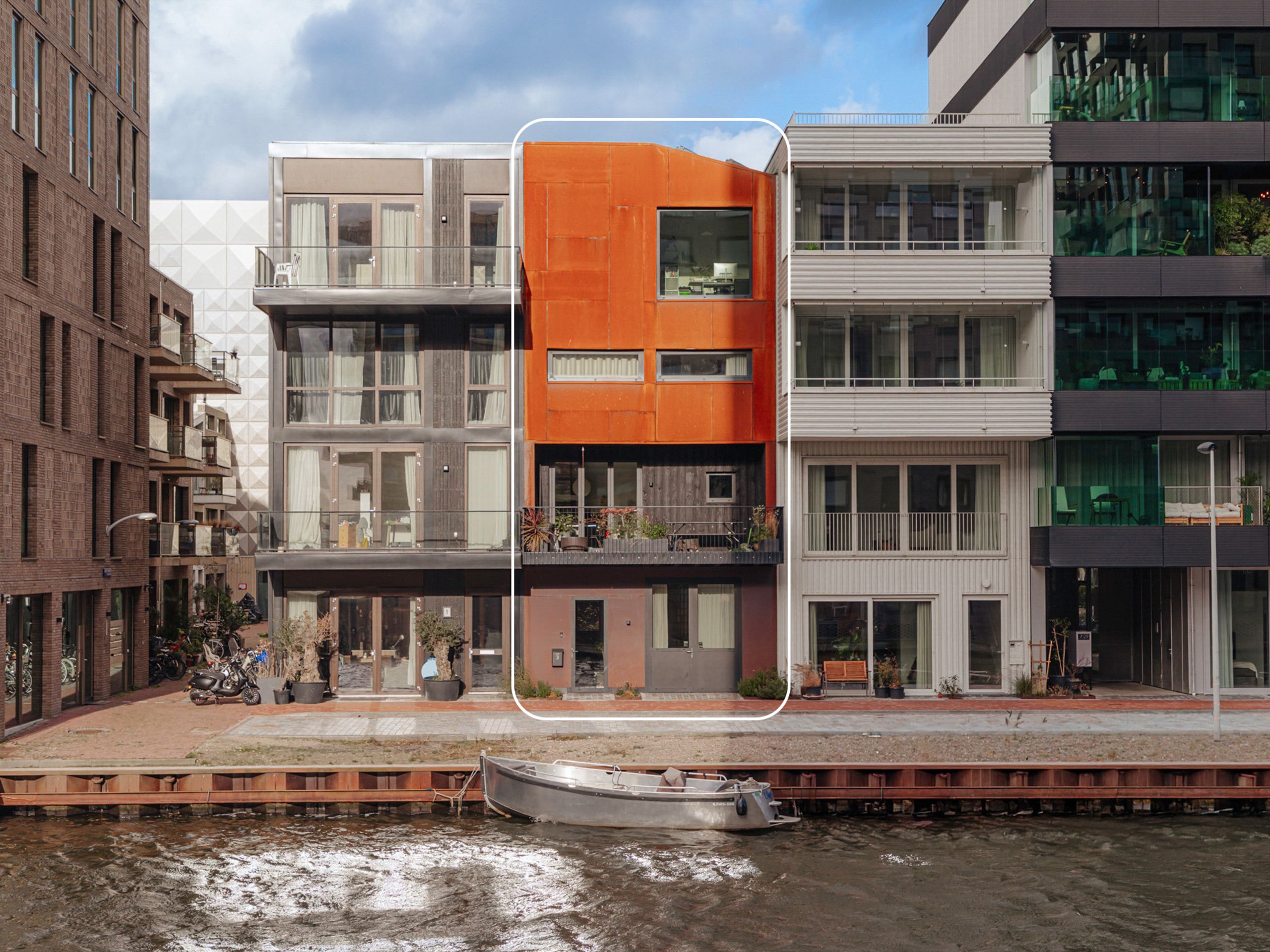 Leen Jongewaardkade 3 — 3