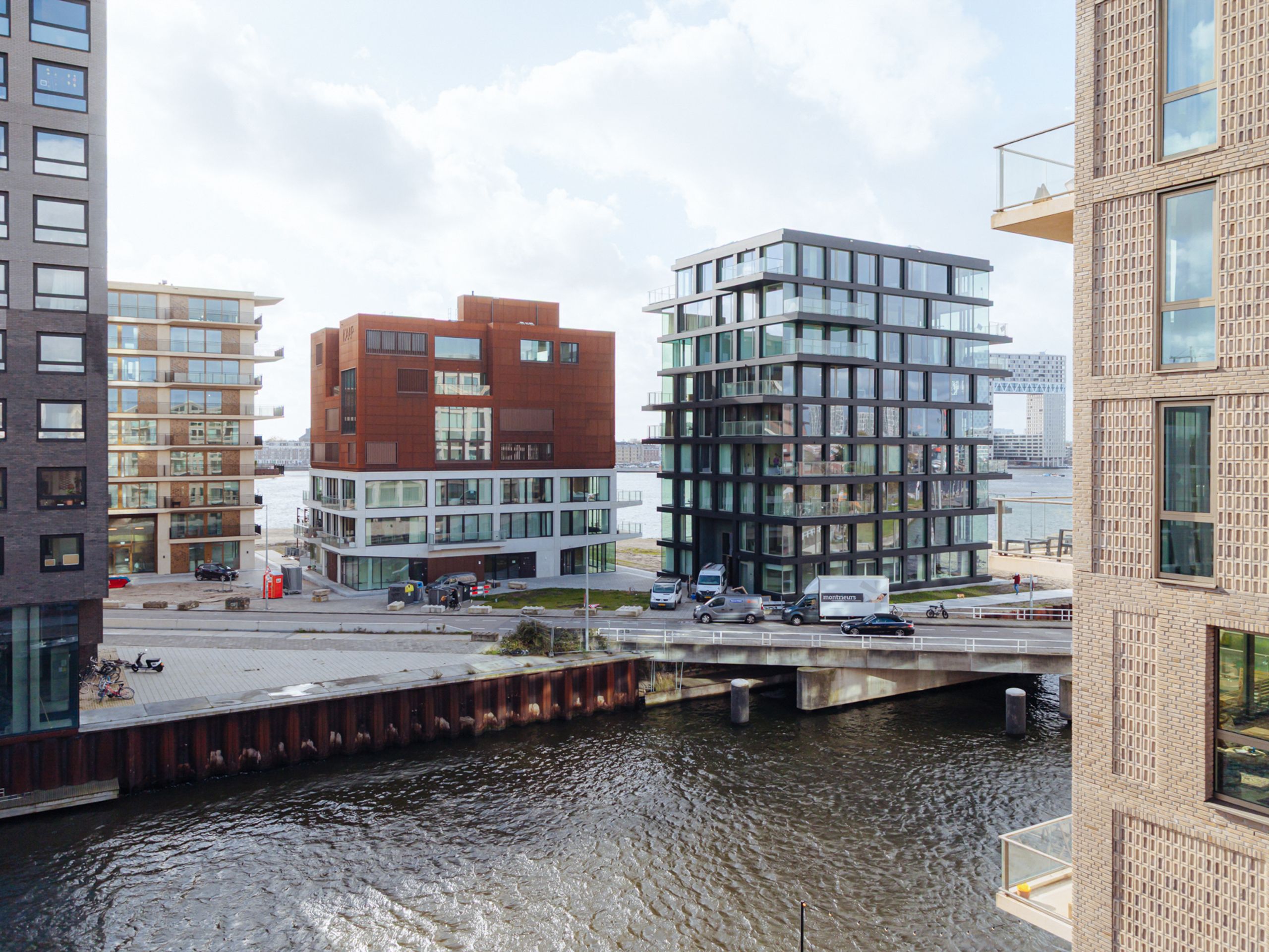 Leen Jongewaardkade 3 — 14