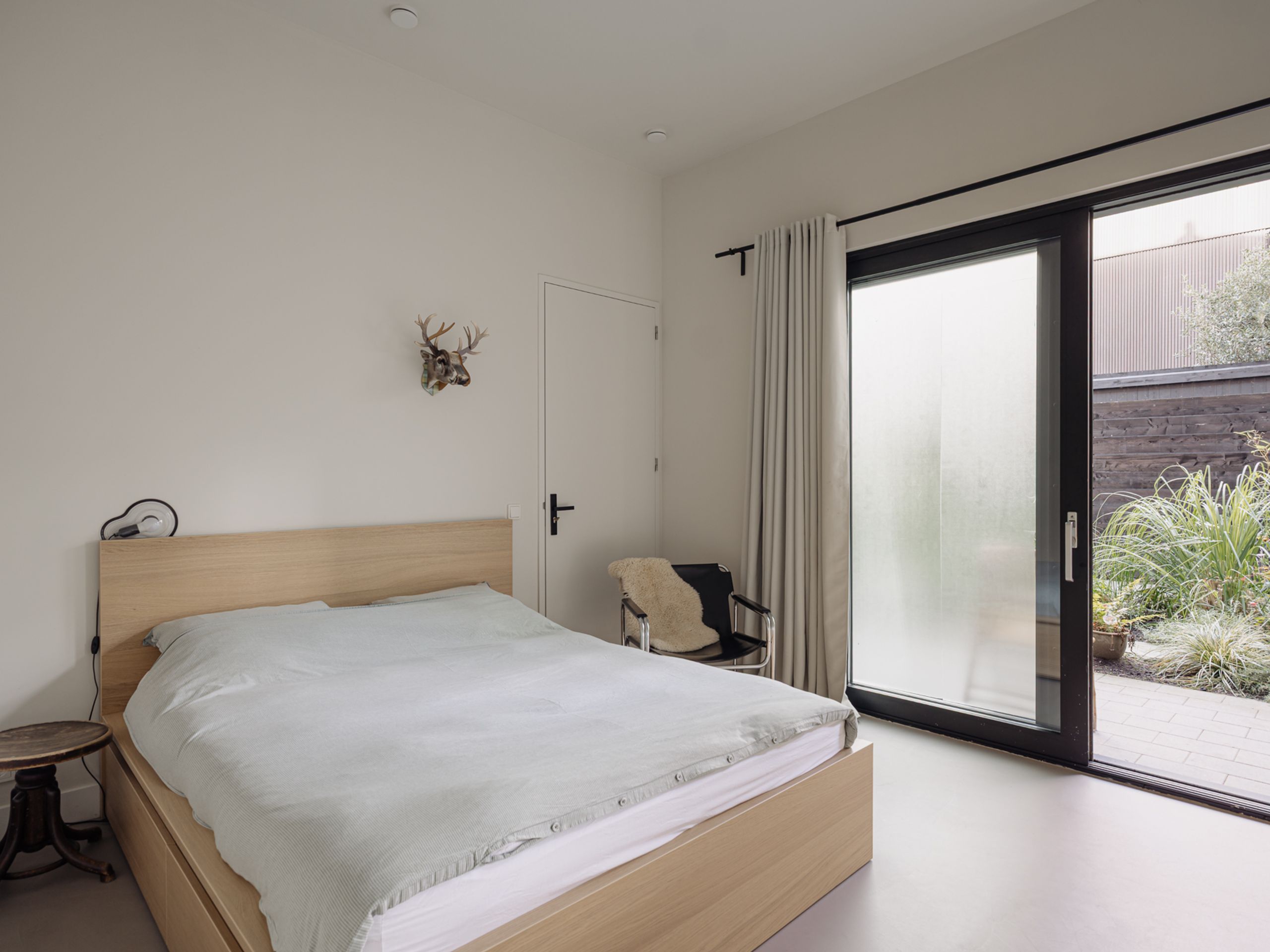 Leen Jongewaardkade 3 — 44