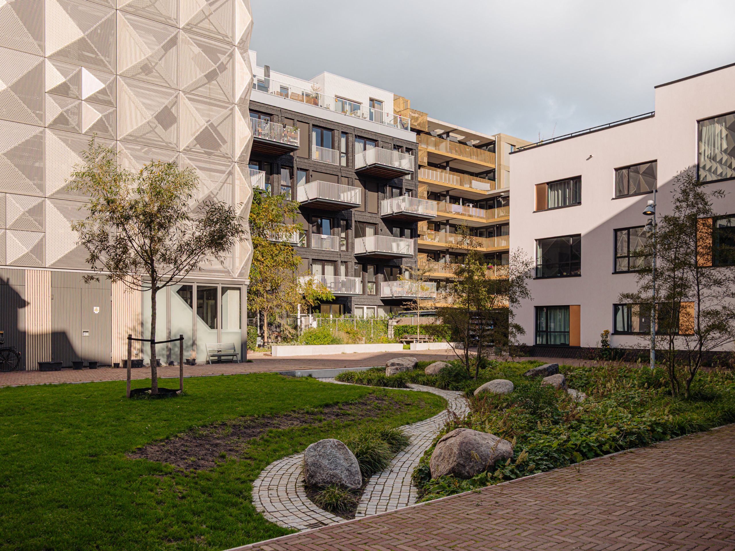 Leen Jongewaardkade 3 — 51