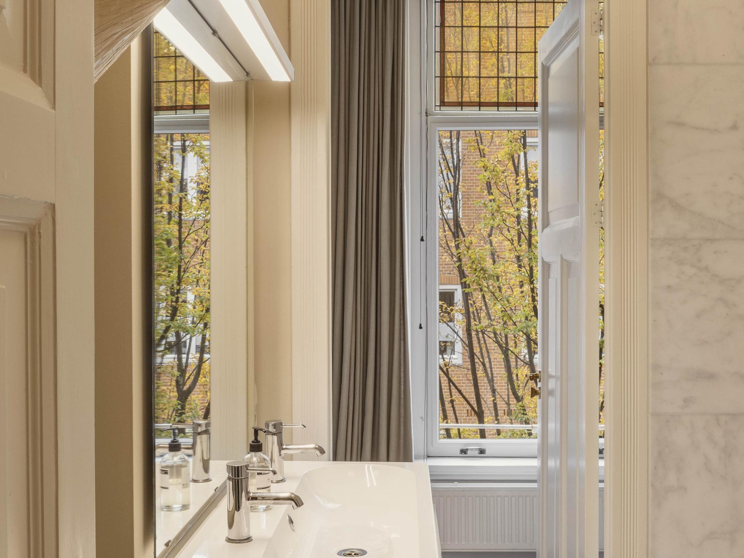 Nicolaas Maesstraat 122-2 — 23