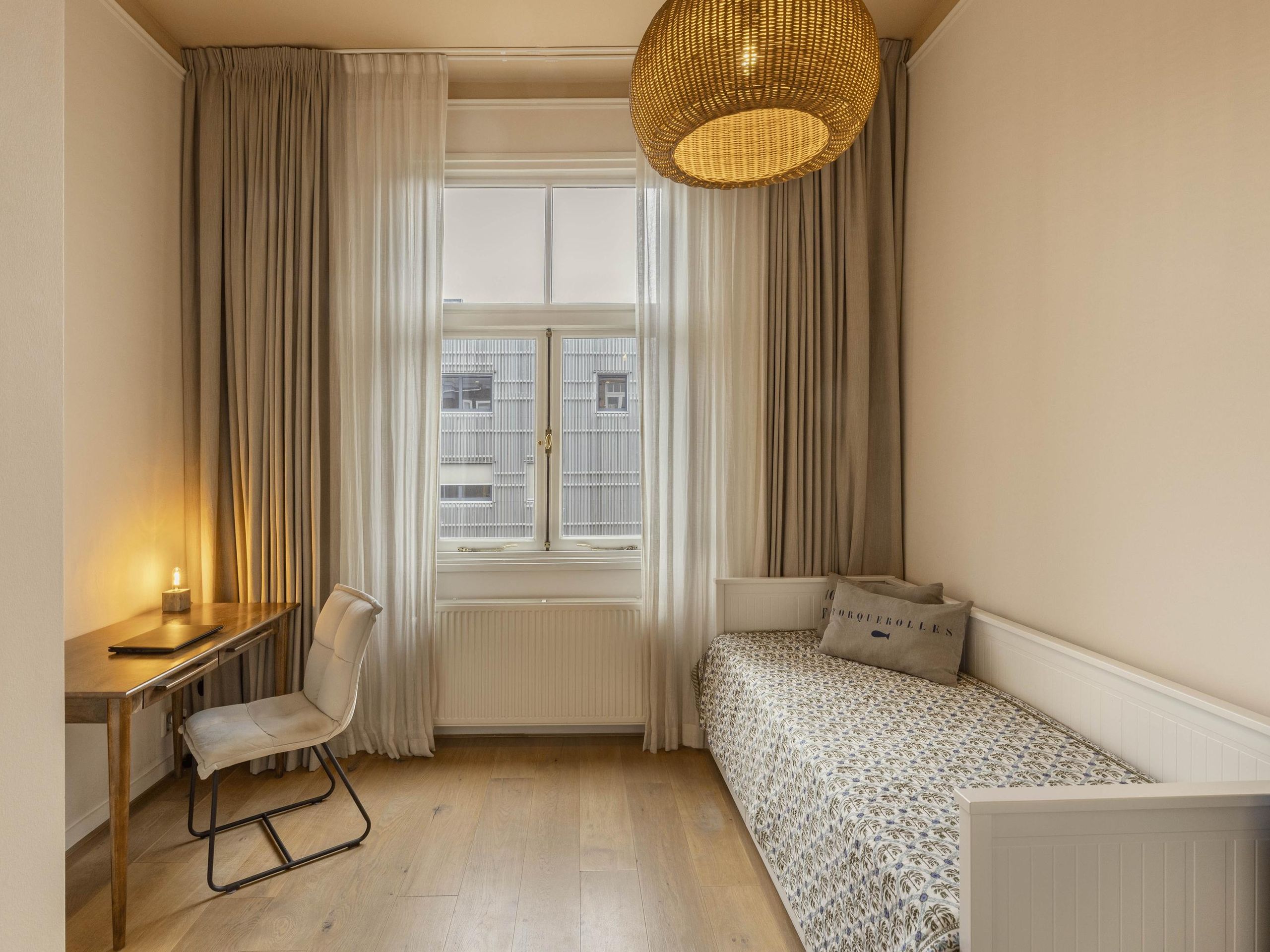 Nicolaas Maesstraat 122-2 — 28