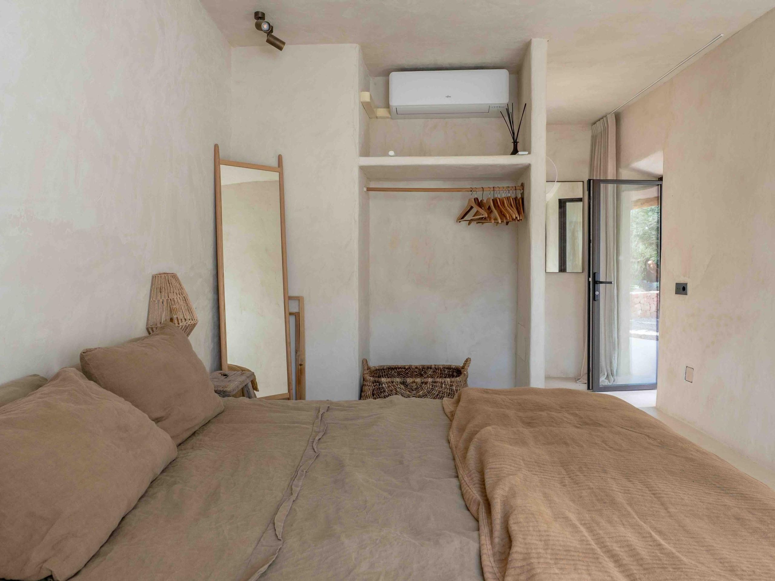 Residence 22  — 12