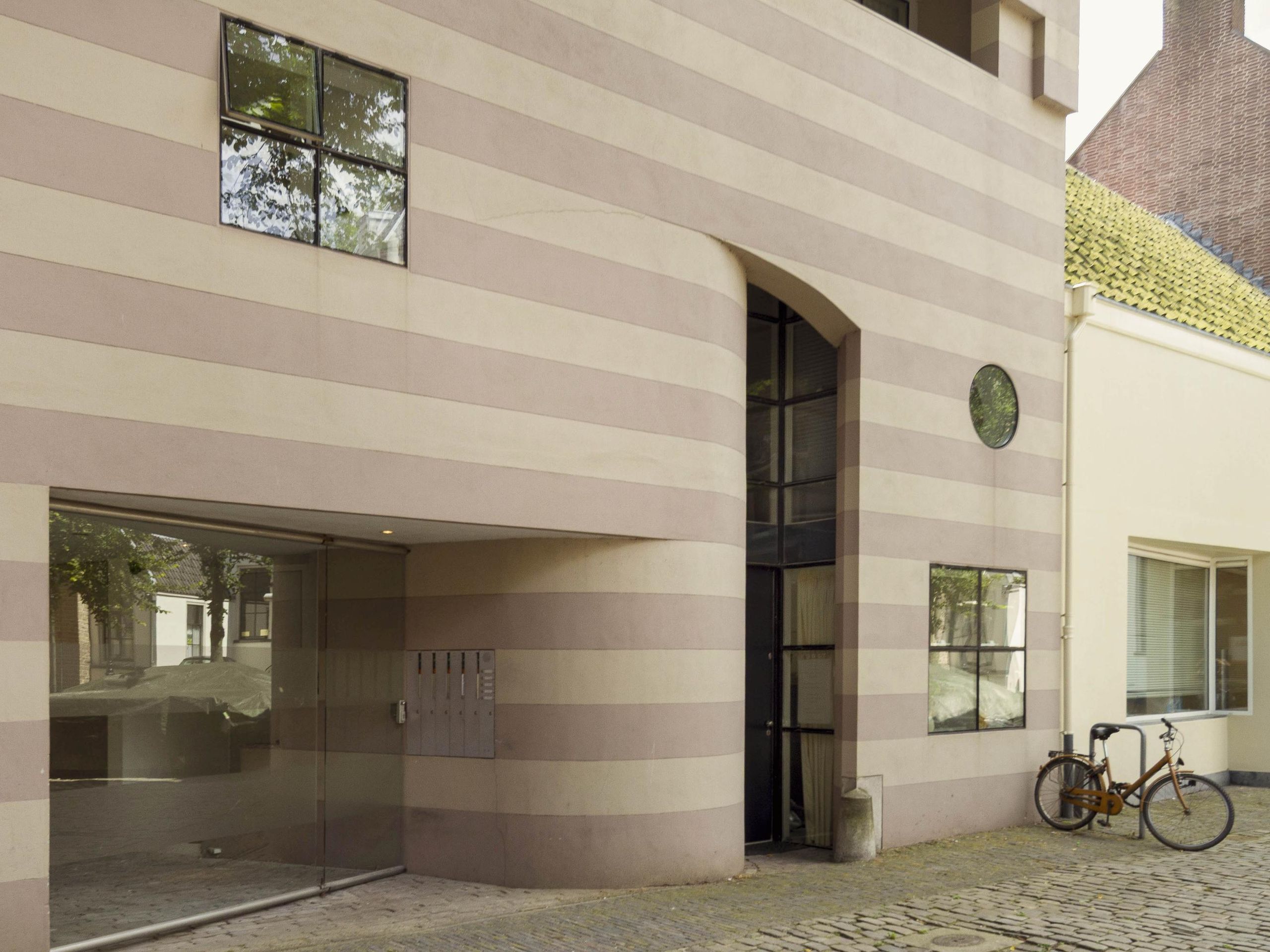 Pieterskerkhof 8 — 9