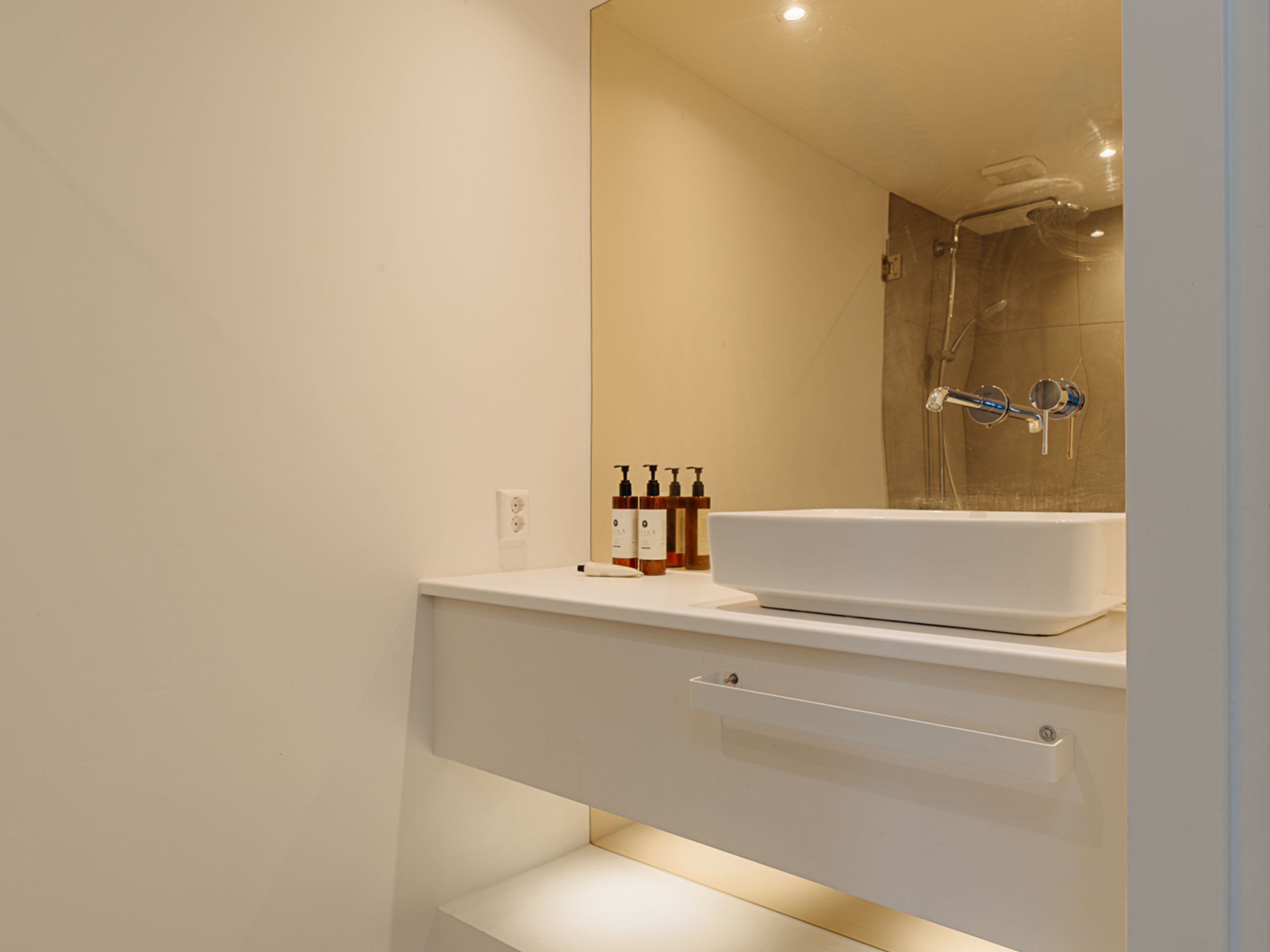 Roelof Hartstraat 15-D — 18