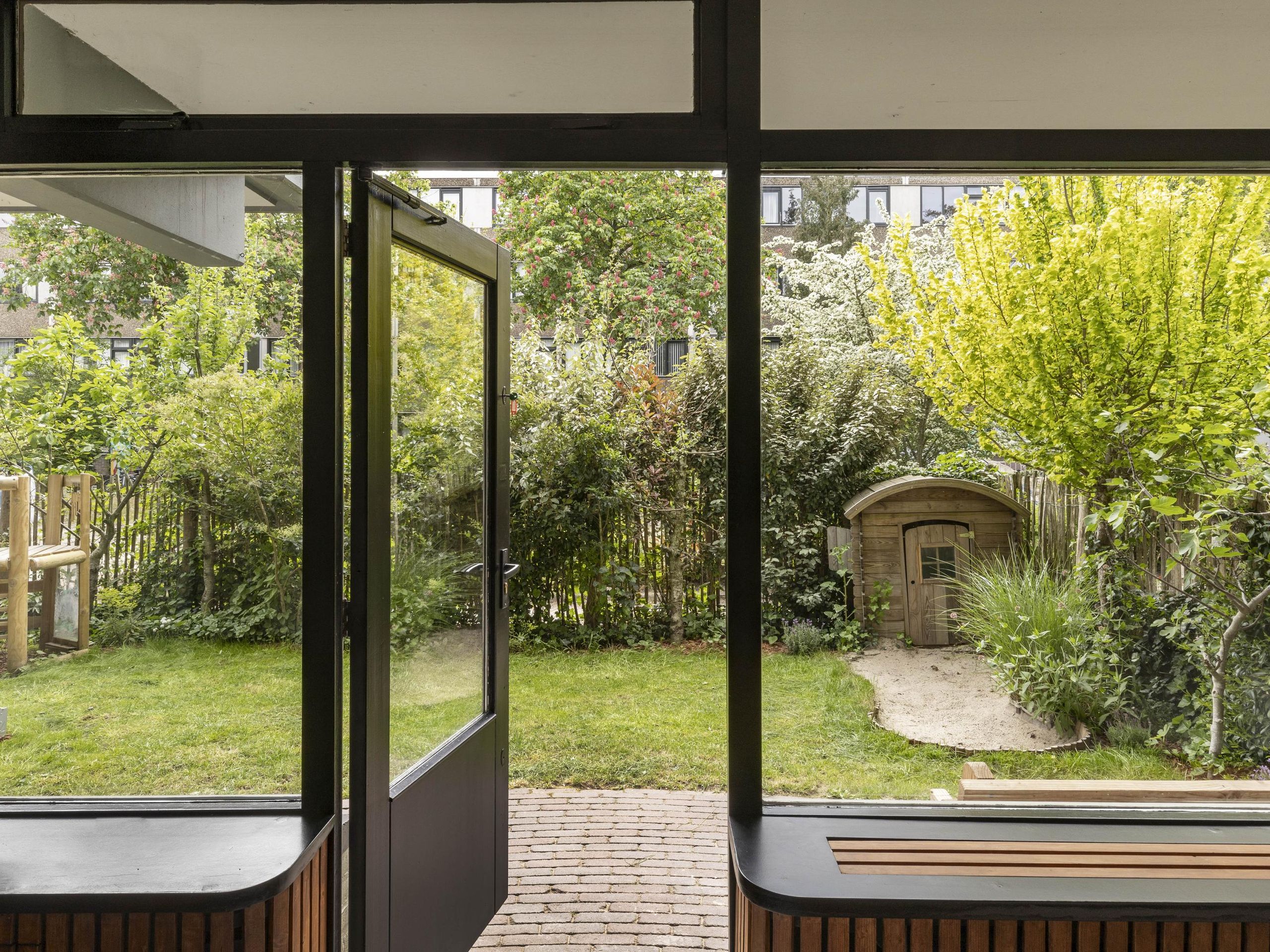 Bramzeilhof 10 — 12
