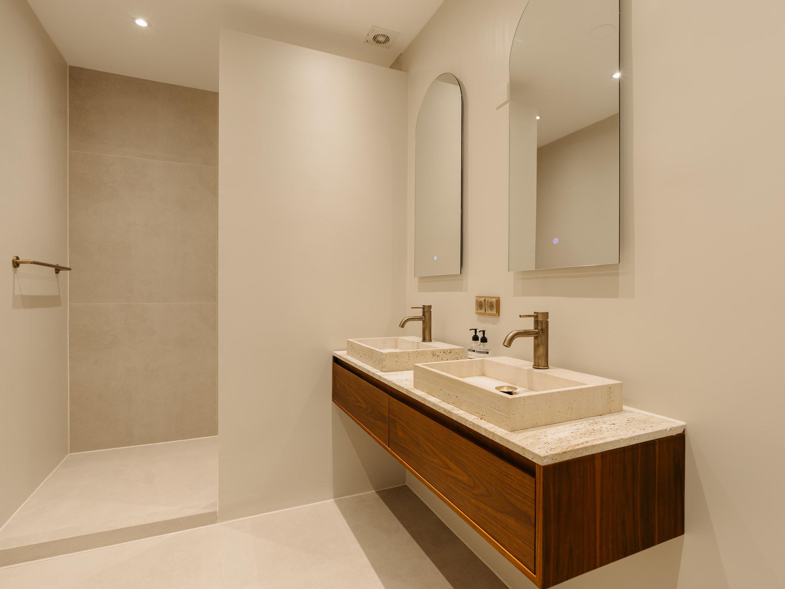 Frederik Hendrikstraat 124-3 — 16